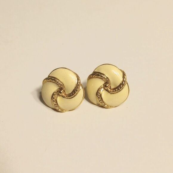 Vintage Trifari Cream and Gold Toned Swirl Earrings - Picture 2 of 5